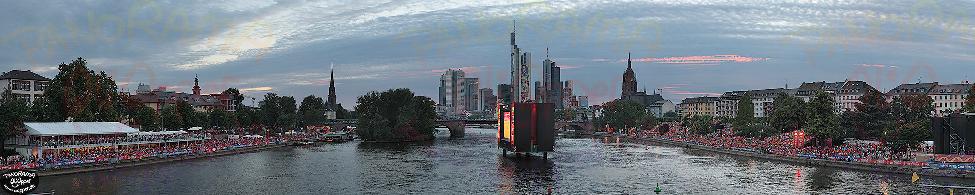 Frankfurt - p126 - (c) by Oliver Opper