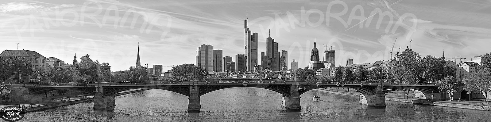 Panorama Frankfurt - Skyline am Tag - p8299 - (c) by Oliver Opper