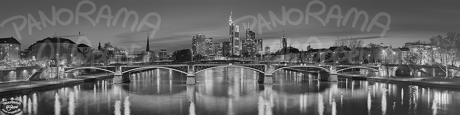 Frankfurt - s/w - Nacht - p8322 - (c) by Oliver Opper