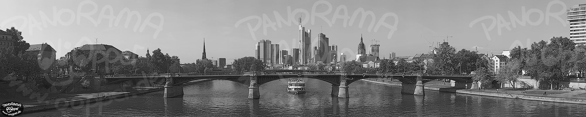 Frankfurt - schwarz/wei� - Tag - p8399 - (c) by Oliver Opper