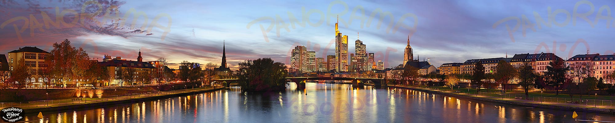 Panorama Frankfurt - Skyline zur blauen Stunde - p147 - (c) by Oliver Opper