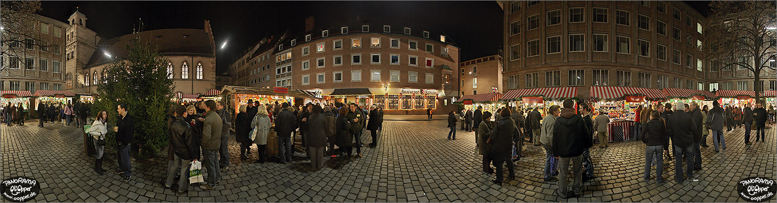 Christkindlesmarkt N�rnberg Panorama Bilder - Internationaler Markt der Partnerst�dte auf dem Rathausplatz - p046 - (c) by Oliver Opper