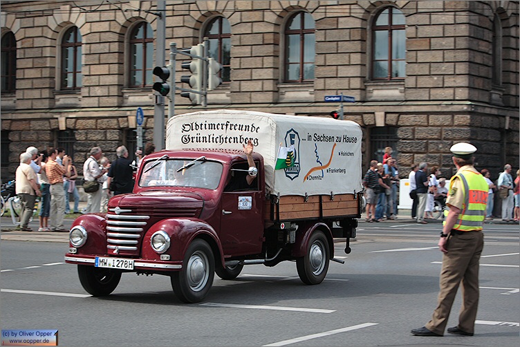Oldtimerparade in Dresden 2006 - (c) by Oliver Opper
