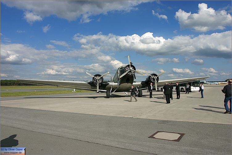 Junkers Ju52 - (c) by Oliver Opper