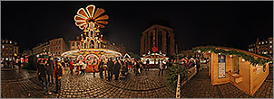 Weihnachtsmarkt Heidelberg - Weihnachtspyramide auf dem Marktplatz