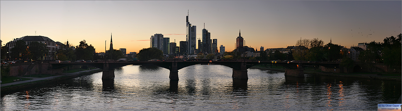 Panorama Frankfurt - Skyline - p058 - (c) by Oliver Opper
