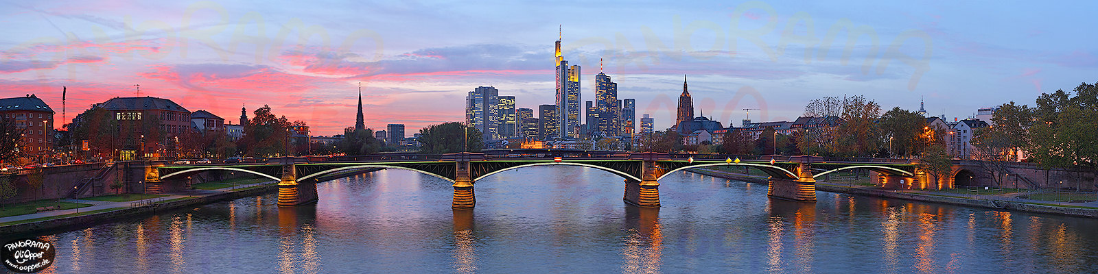 Frankfurt Skyline zum Sonnenuntergang - p142 - (c) by Oliver Opper
