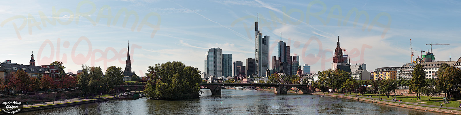 Panorama Frankfurt - Skyline am Tag - p298 - (c) by Oliver Opper