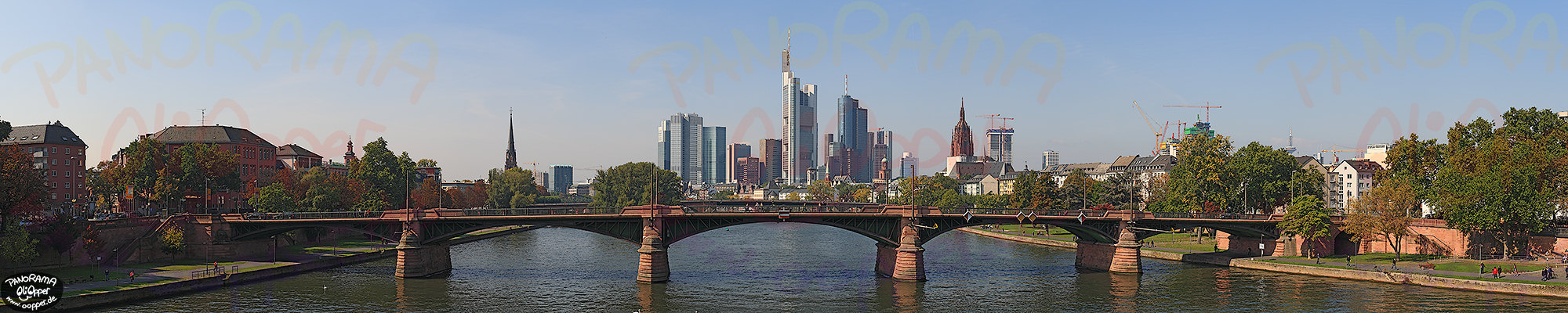 Panorama Frankfurt - Skyline am Tag - p308 - (c) by Oliver Opper
