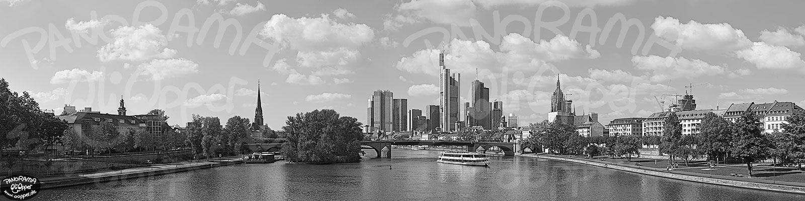 Panorama Frankfurt - Skyline am Tag - p8304 - (c) by Oliver Opper