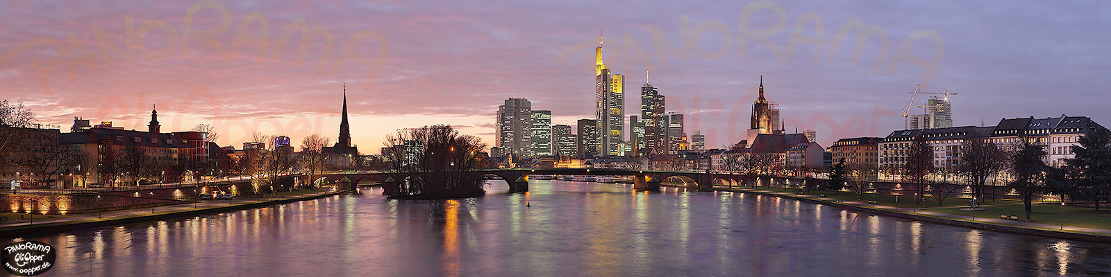 Die Skyline von Frankfurt am Main am Abend - p400 - (c) by Oliver Opper
